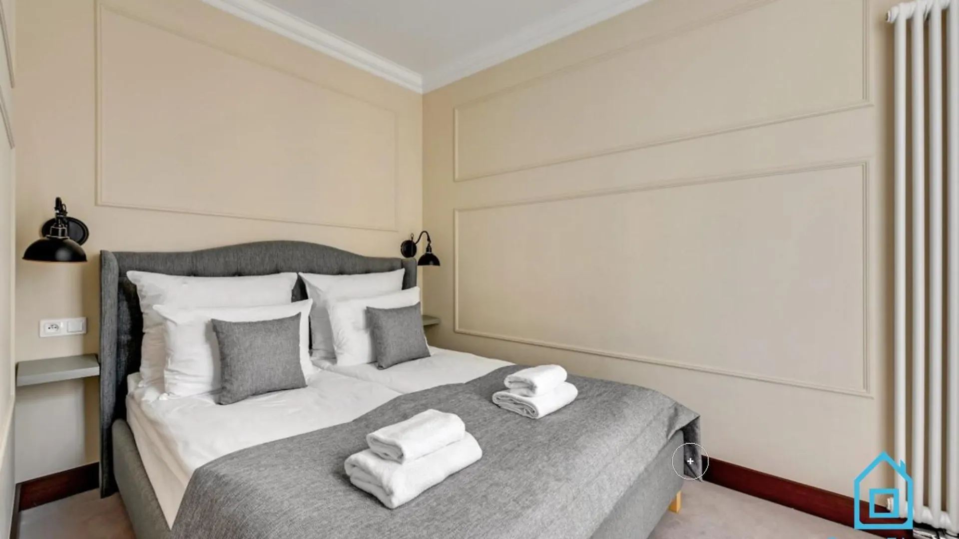 Luna Premium Apartment At Old Town Gdansk contacts